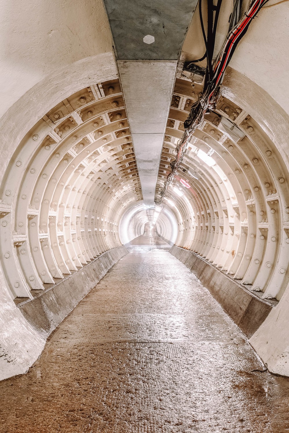  Гринвичский туннель в Лондоне 