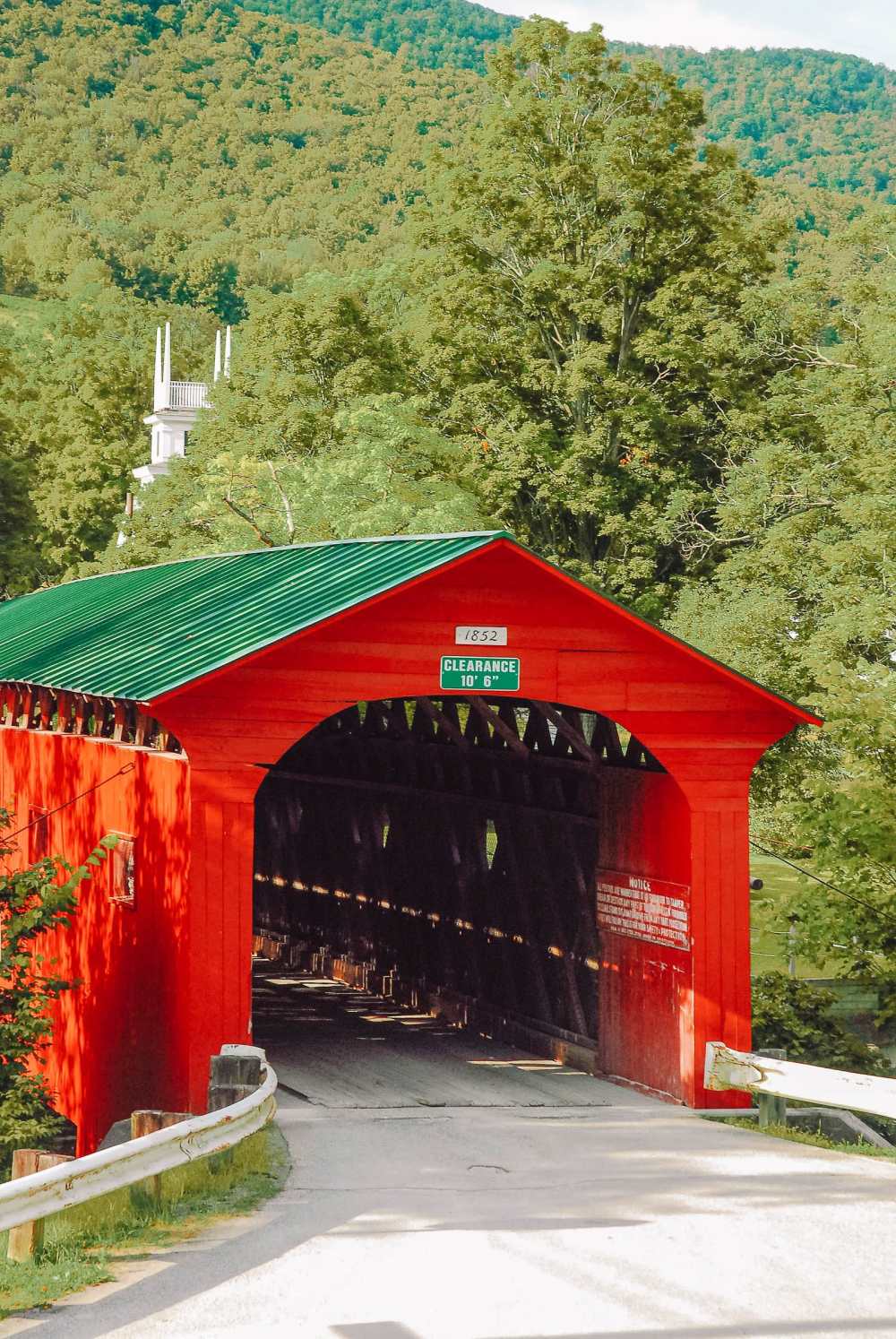  Довольно крытый мост в Вермонт 